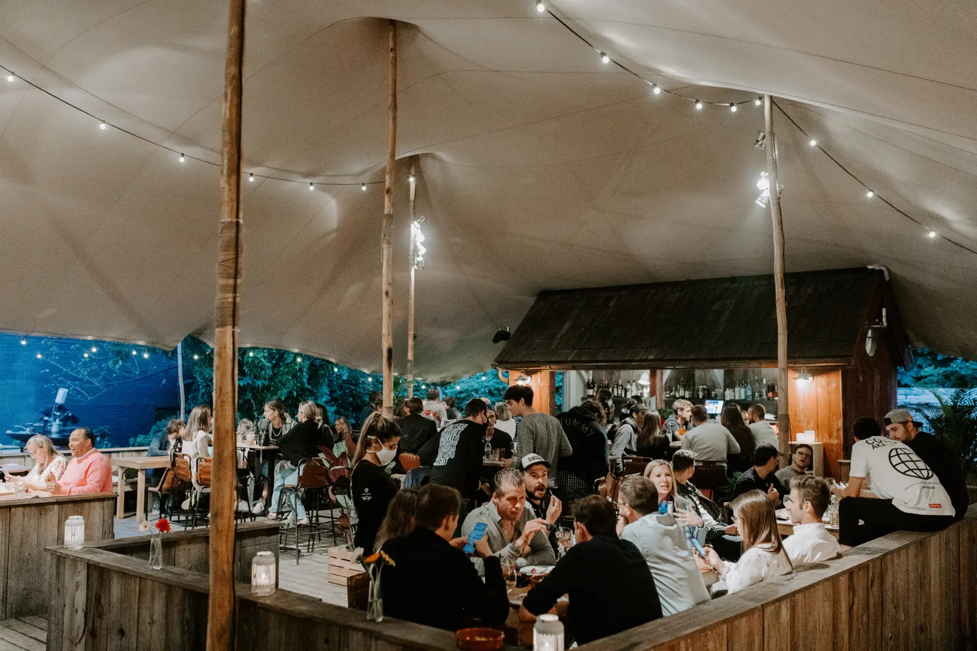 KOW-TENTE-OUTSIDE-scaled